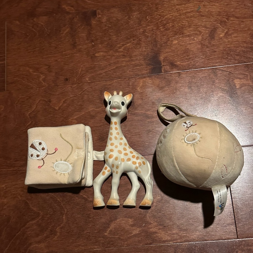 Sophie the Giraffe Teether and Soft Toys Set